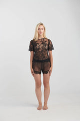 Noir lace fantasy